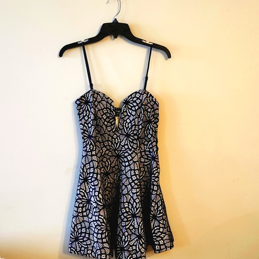 NwT Deep V Black Floral Flare Party Dress